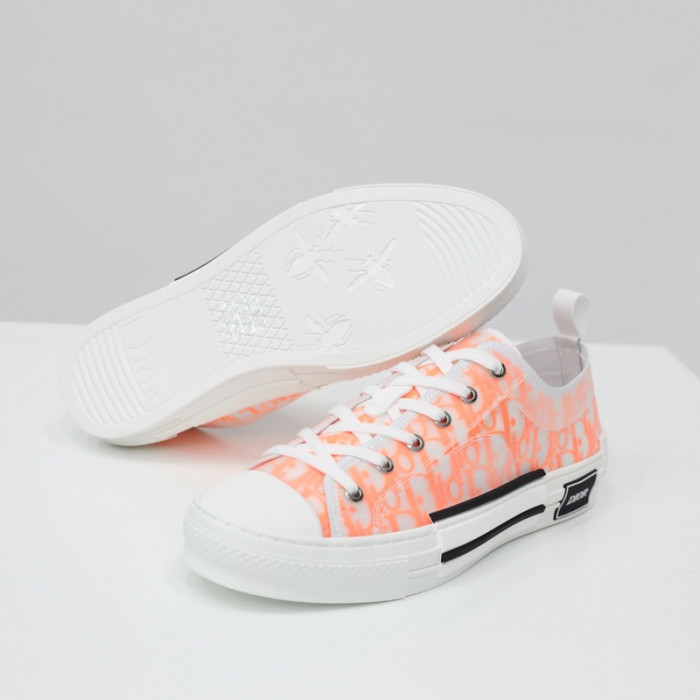 DR B23 OBLIQUE LOW TOP SNEAKER