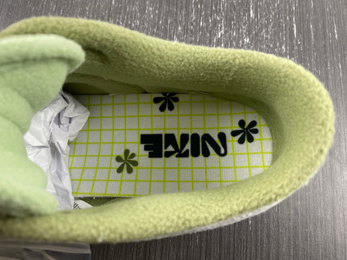 Nike WMNS DUNK LOW SE 