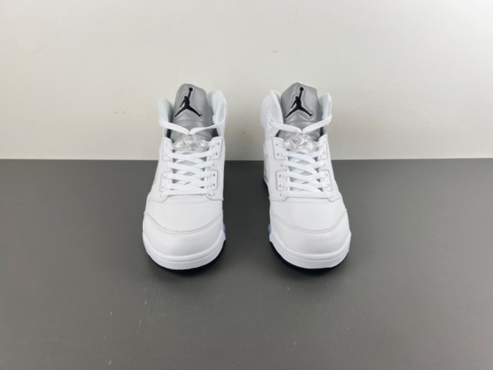 Air Jordan 5 “White Metallic” With Nike Air HQ7978-103