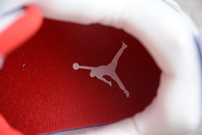 Air Jordan 4 “University Red” CT8527-112
