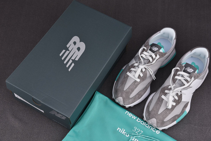 New Balance NB327