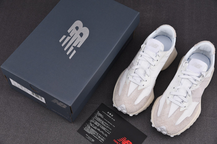 New Balance NB327F