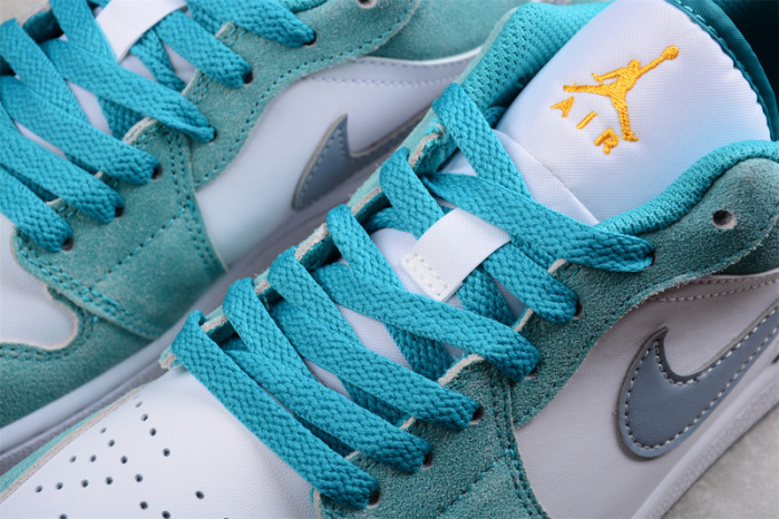 Air Jordan 1 Low “NEW EMERALD” DN3705-301