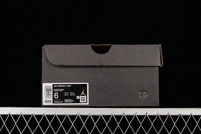 AIR JORDAN 1 LOW "VIVID GREEN SNAKESKIN