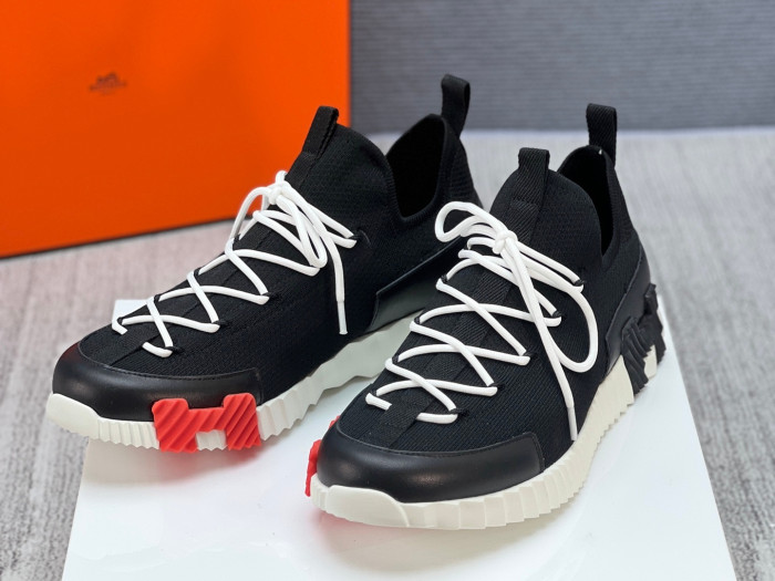 H**me5 sneaker hms011