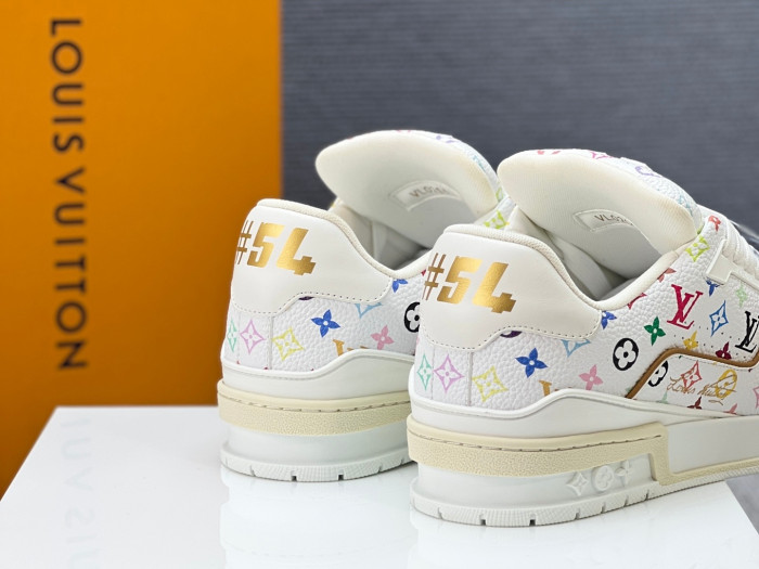 l0vis Vvtt0n lv trainer l&v-261